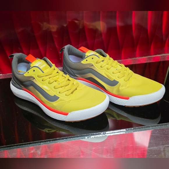 Vans MTE Ultrarange Exo – Sulphur – Size 11 Men / 13 Women